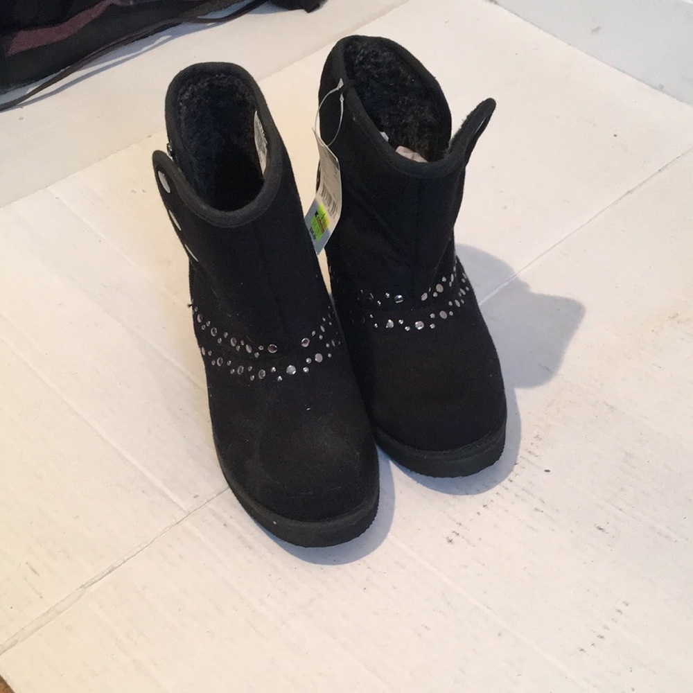 NWT faux suede black Fabiola studded boots